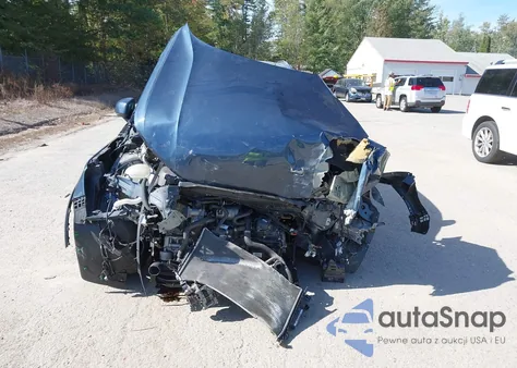 2021 Volvo Xc40 T5 Momentum z USA, uszkodzony, nr VIN YV4162UK4M2457735